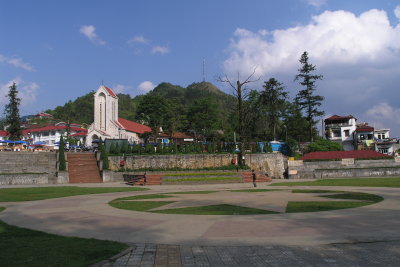main square in Sapa with church in the background