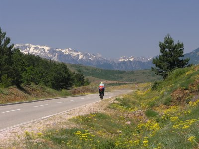 Robert bei der Auffahrt zum Morines-Pass nach Albanien