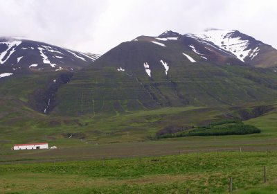 mountain between Akureyri and Varmahlid_2
