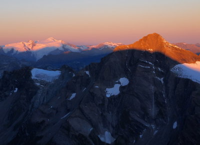 erstes Morgenlicht auf Kitzsteinhorn und Grovenediger