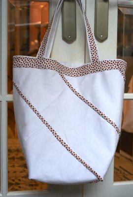 Tote bag 1 (size 35 x 35 cm) reversible. 2011