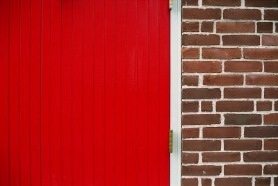 Red door @f5.6 Reala