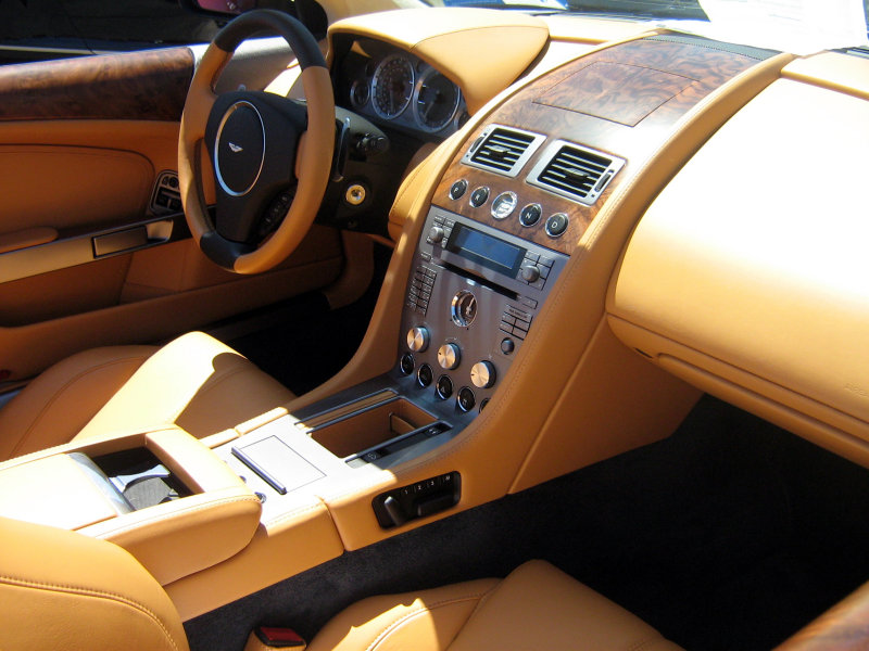 Aston Martin DB9 Volante interior