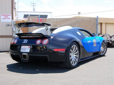 Bugatti Veyron black with blue