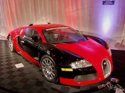 Bugatti Veyron red with black