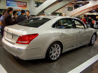 Hyundai Equus V8 luxury sedan