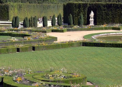 Gardens_Versailles.jpg