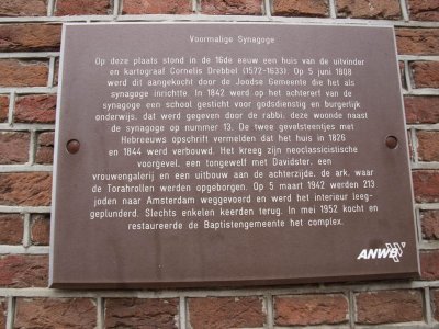 Alkmaar, baptistengemeente (voorm synagoge) info, 2008.jpg