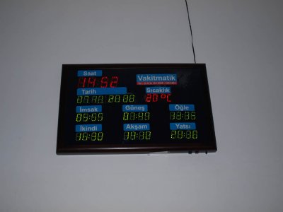 Alkmaar, moskee Turks gebedentijdenbord, 2008.jpg
