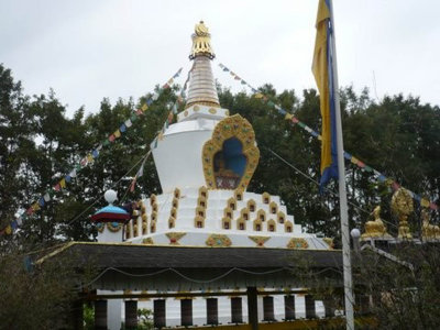 Hantum, Boeddhistische tempel (stoepa) 2 [004], 2008.jpg