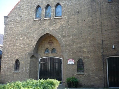 Makkum, RK kerk st Martinus ingang [004], 2008.jpg