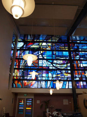 Alkmaar, RK voorm Pius X kerk raam 1, 2008.jpg