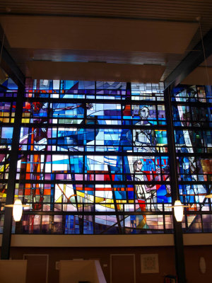 Alkmaar, RK voorm Pius X kerk raam 2, 2008.jpg