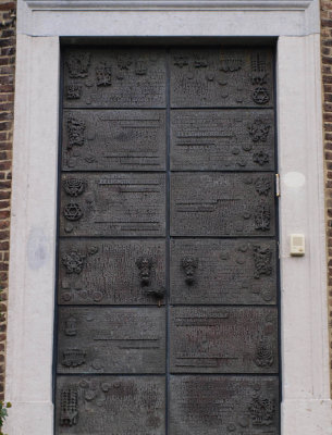 Meerssen, synagoge deur, 2008.jpg