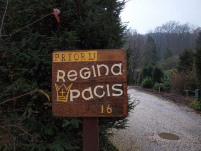 Valkenburg, RK priorij Regina Pacis bord, 2008.jpg