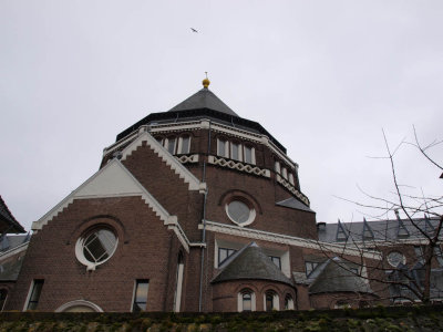 Amsterdam, RK voorm Gerardus Majellakerk hoofdingang 12, 2009.jpg