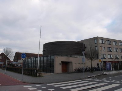 Velserbroek, kerk centrum Het Kruispunt 2, 2009.jpg