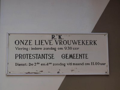 Zaandam, RK (en prot) OLV kerk bord, 2009.jpg