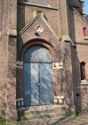 Zaandijk, NH kerk voorm entree 13, 2009.jpg