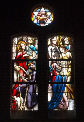 Krommenie, RK Petruskerk raam, 2009.jpg
