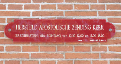 Enkhuizen, hersteld apostolische zendingskerk bord (voorm synagoge), 2009.jpg