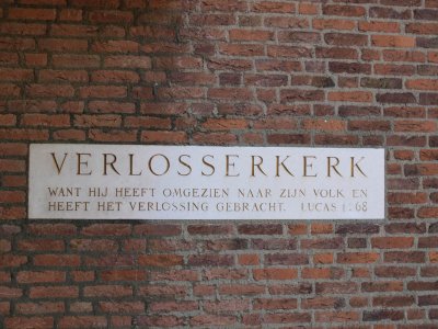 Bussum, prot SOW Verlosserkerk steen, 2009.jpg