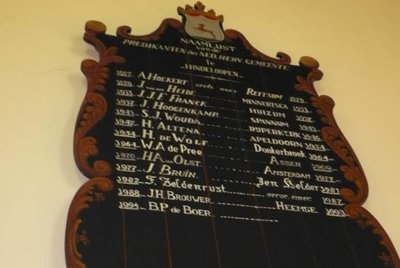 Hindeloopen, NH kerk predikantenbord 2 {004], 2009.jpg