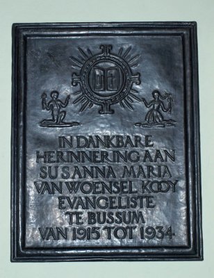 Bussum, SOW Spieghelkerk plaquette oprichtster, 2009.jpg