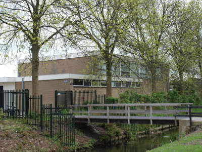 Hoorn, pinkstergemeente De Brug 1, 2009.jpg