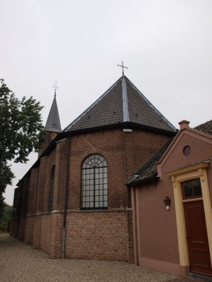 Tuil, voorm kerk 14, 2010.jpg
