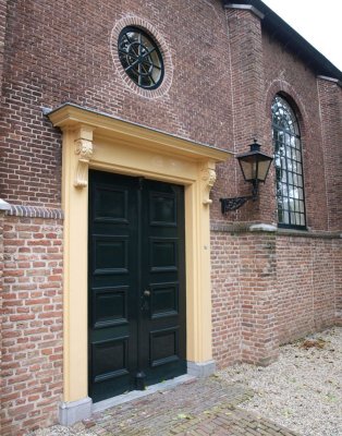 Tuil, voorm kerk 15, 2010.jpg