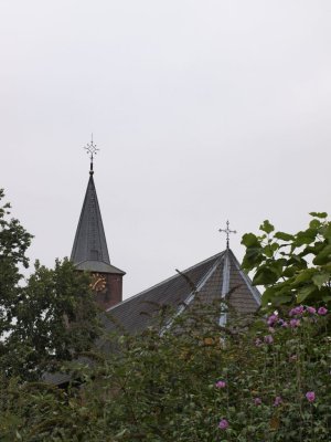 Tuil, voorm kerk 16, 2010.jpg