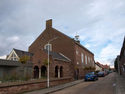Bruinisse, geref kerk in Ned 14, 2010.jpg