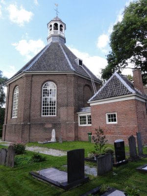 Boven Leeuwen,Rijksmonument NH-kerkje Waalbandijk.jpg