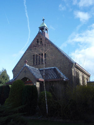 Hoogkerk, RK kerk 2, 2008.jpg