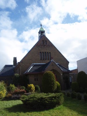 Hoogkerk, RK kerk, 2008.jpg