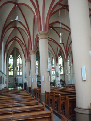 Glanerbrug, RK kerk interieur, 2008.jpg