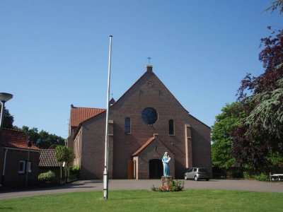 Beuningen, RK kerk, 2008.jpg