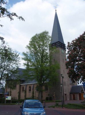Geesteren, RK kerk, 2008.jpg