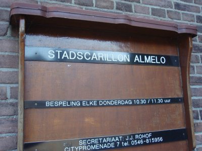 Almelo, RK st Georgiuskerk stadscarillon, 2008.jpg