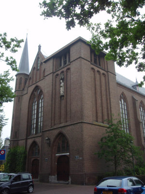 Baarn, RK Nicolaaskerk, 2008.jpg