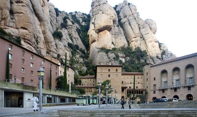 DSC_8928 Monastery of Montserrat Hotel and yard