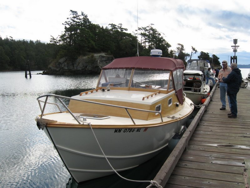 Bow view.  First Bartender Bill Childs ever built.  Nice 26 footer.