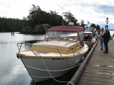 Bow view. First Bartender Bill Childs ever built. Nice 26 footer.