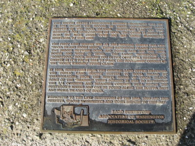 Turns out the mushroom has a monument on top; read on.
