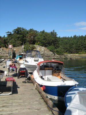 Lazy ladies sun after breakfast. Hike to Echo Bay coming up.