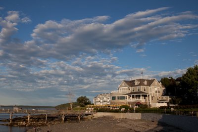 No fog or low clouds this evening