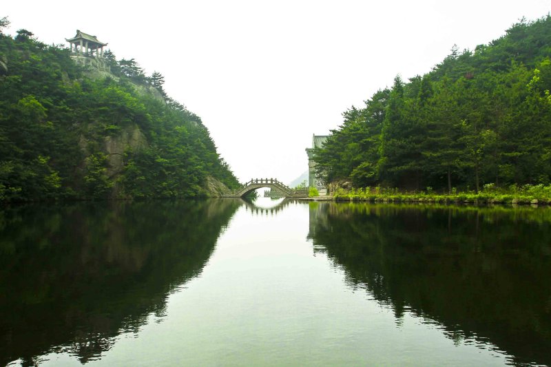 reflection Tianzhu Mountain