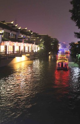 Cruise along Nanjing Qinhuai River