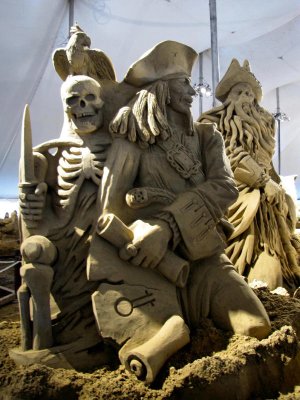 Sculpture sur sable - Le pirate des Carabes